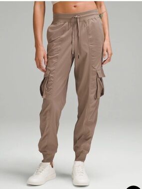 Women's Taupe Cargo Jogger Pants - Lululemon
